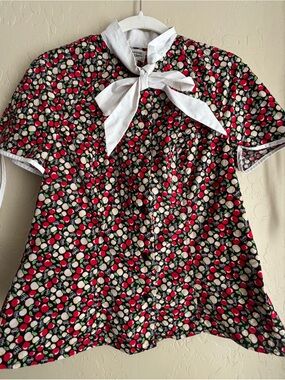 Unique Vintage Black Apple Print Blouse with White Bow Collar ~ Women’s 11/12